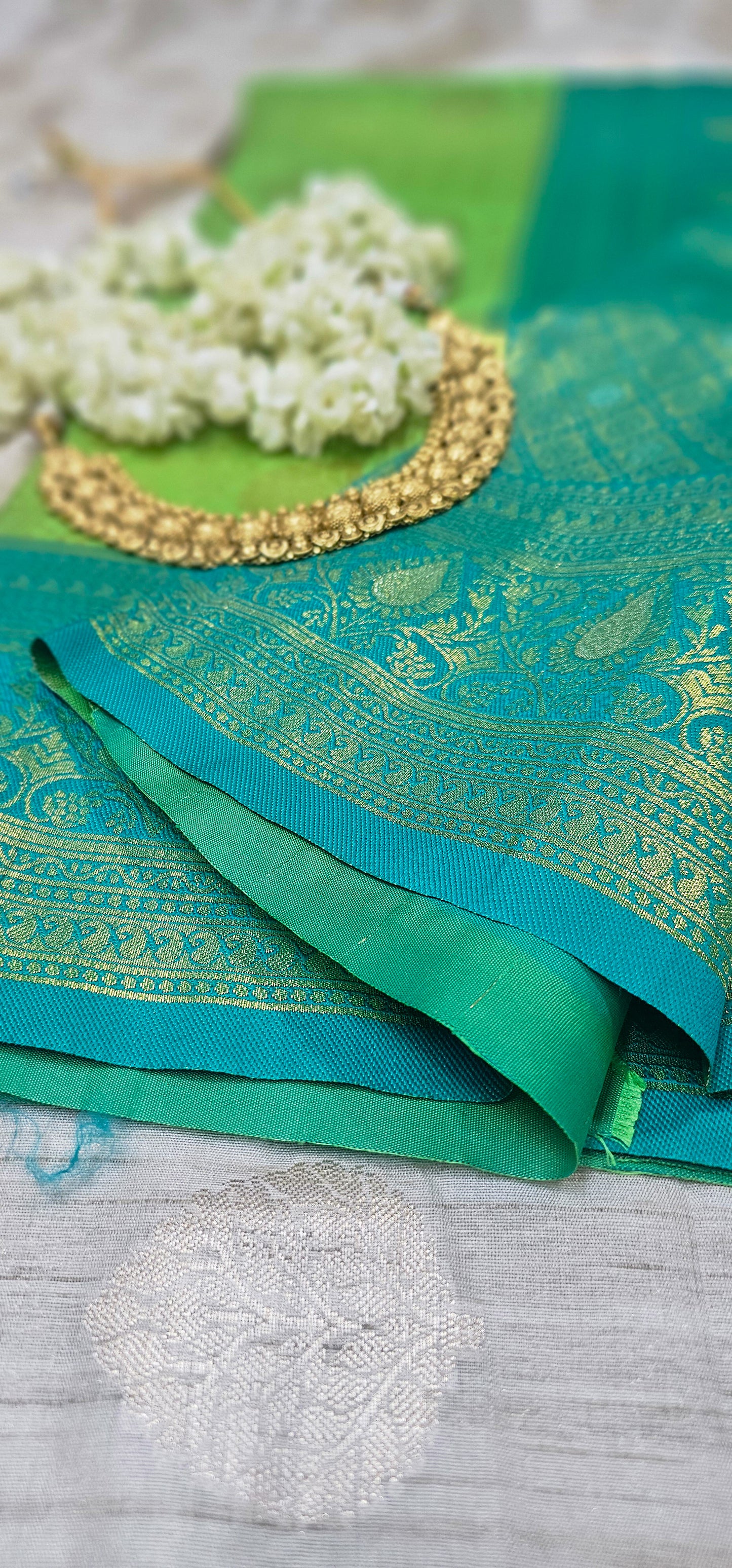 Light Weight Silk Blend Sarees With Contrasting Border