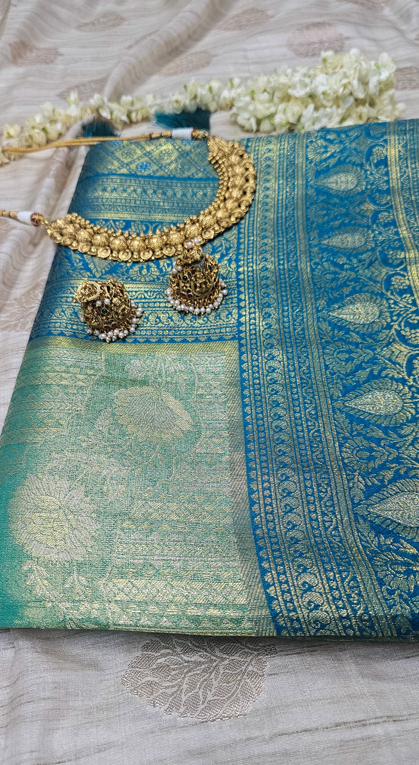 Light weight Silk Blend Sarees With Contrasting Border