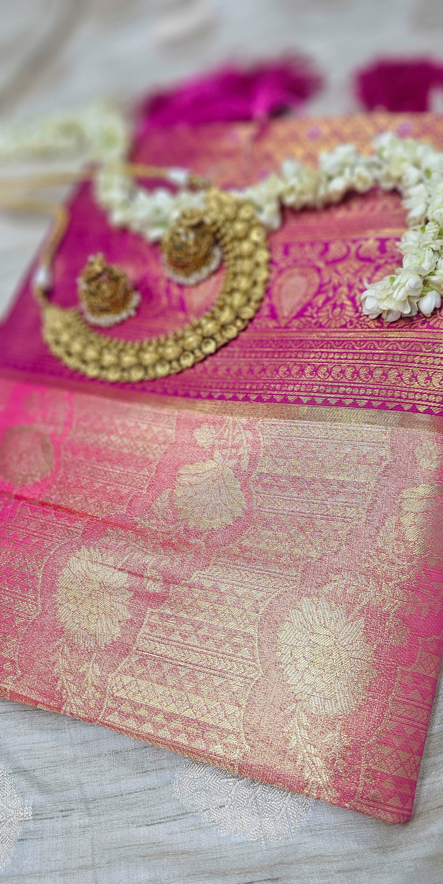 Light Weight Silk Blend Sarees With Contrasting Border