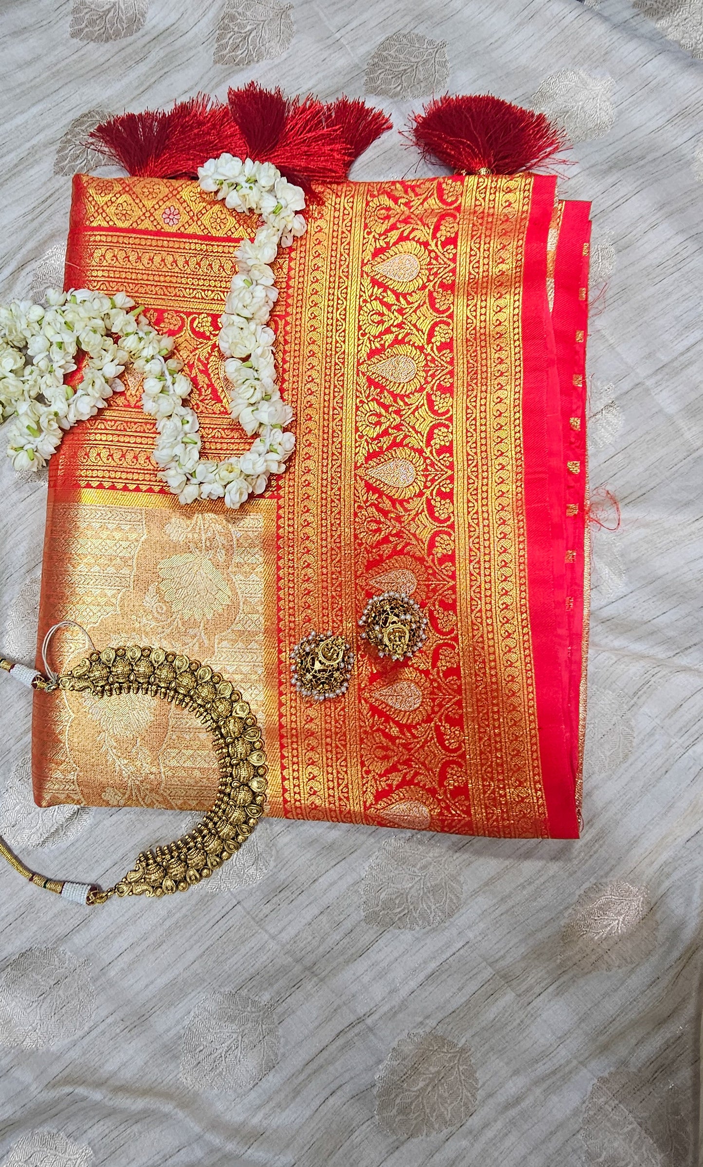 Light Weight Silk Blend Sarees With Contrasting Border