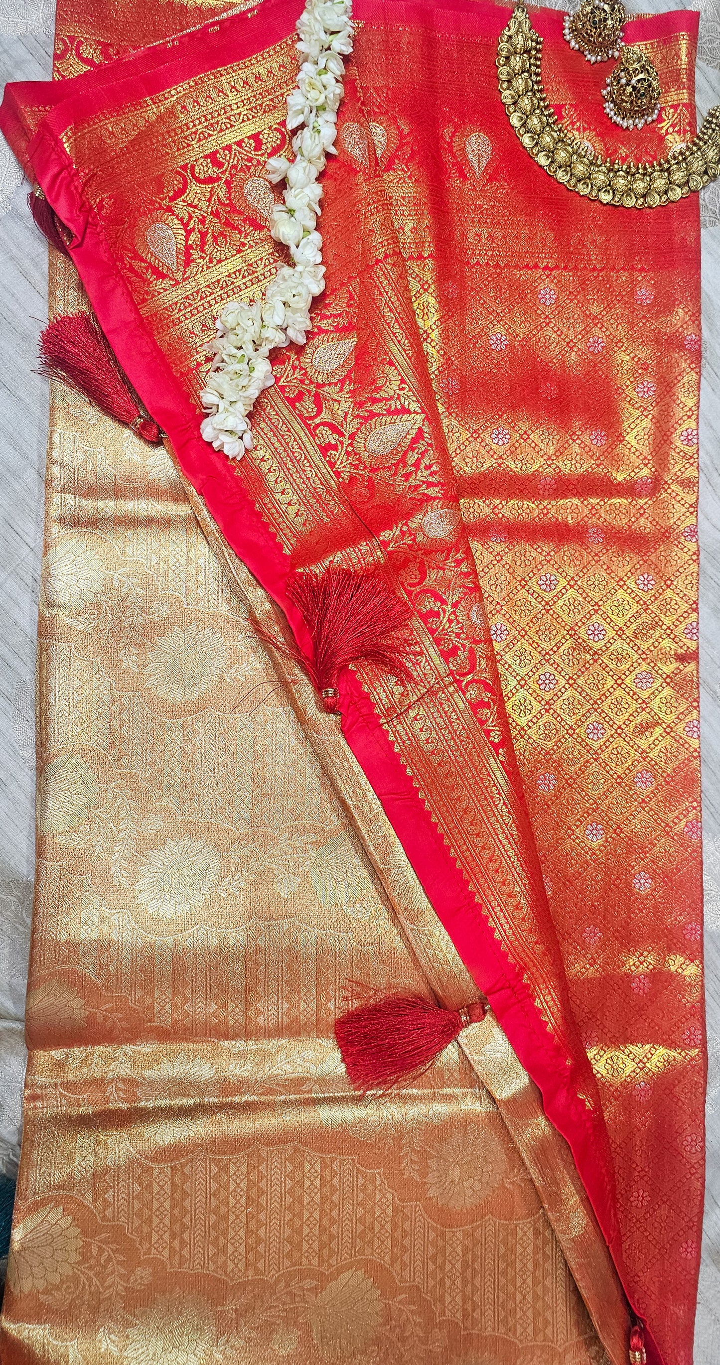 Light Weight Silk Blend Sarees With Contrasting Border