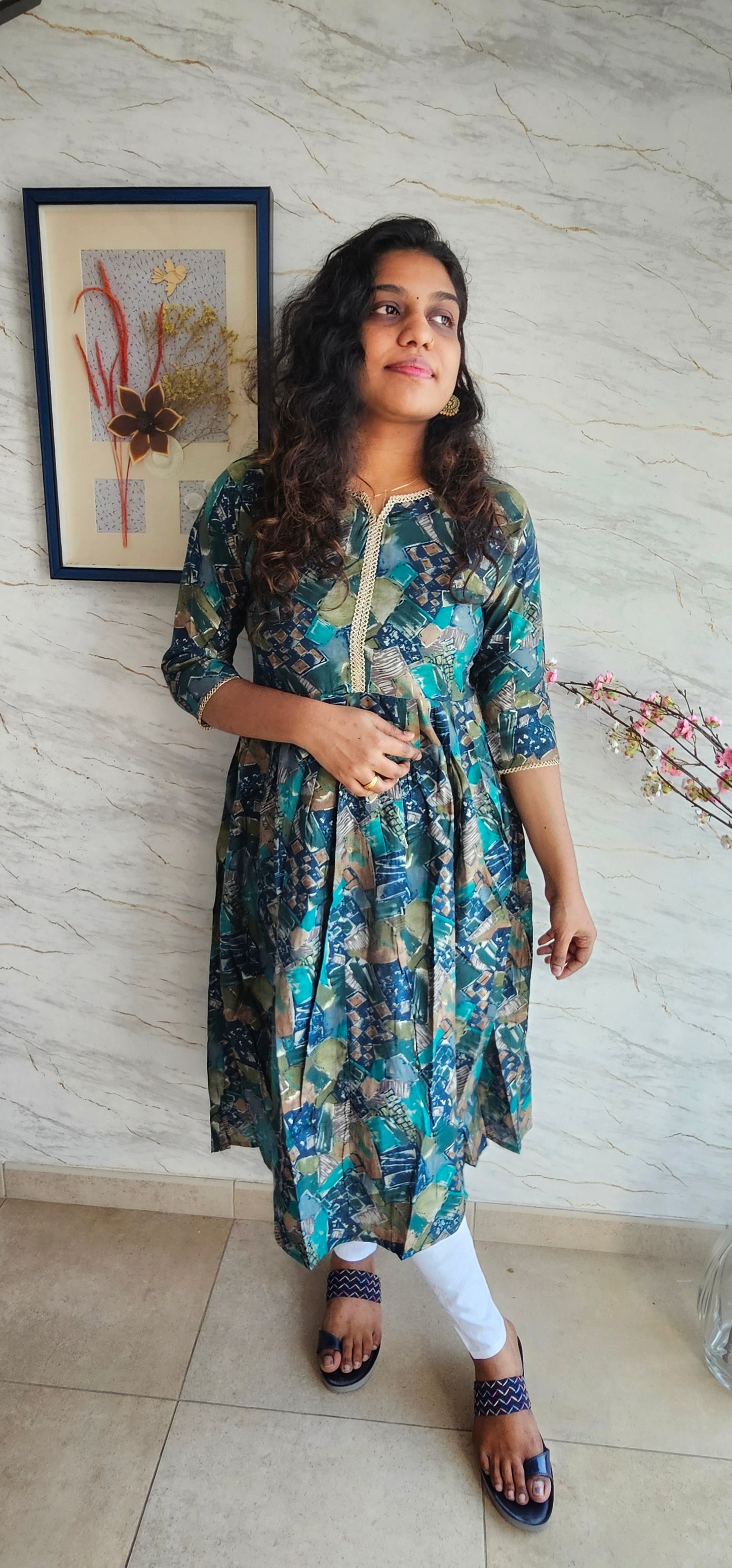 Muslin fabric kurti with zari emroidered neckline