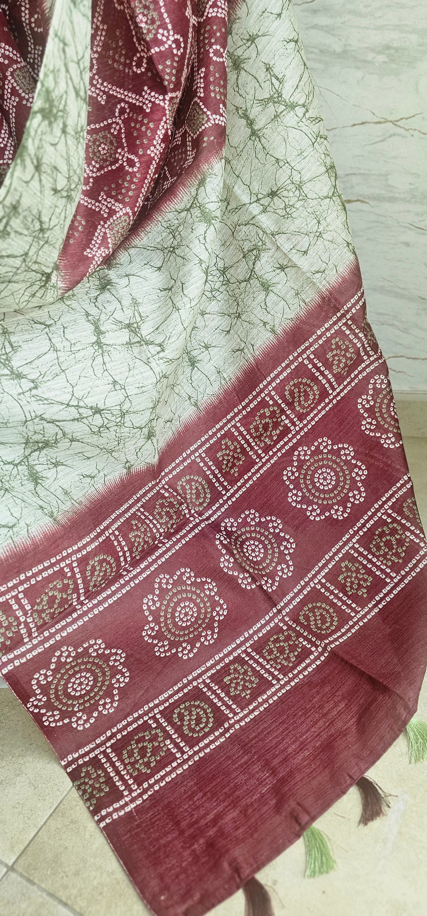 Breezy and beautiful Linen blend sarees with ikat motifs and marble dyestyle pattern