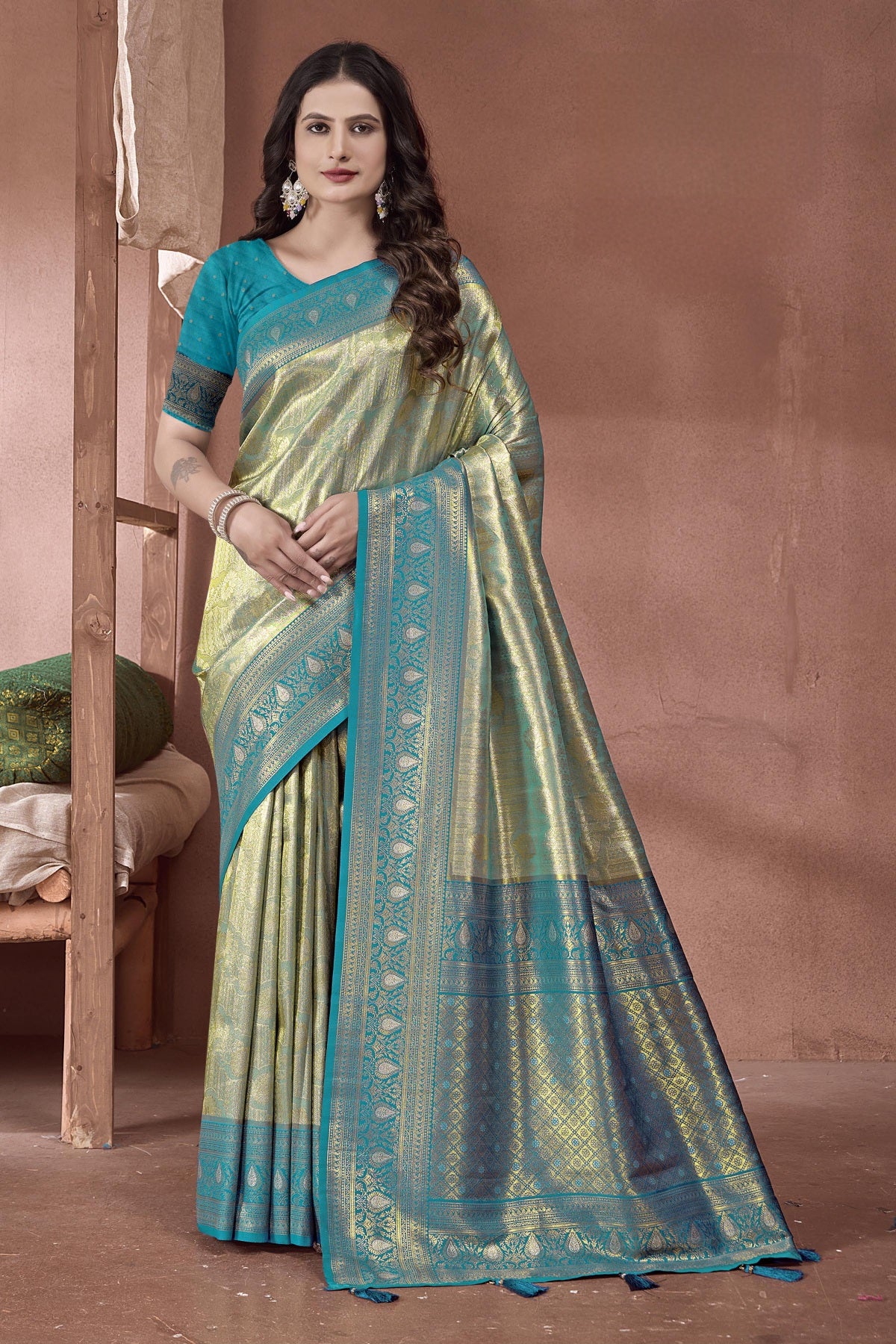 Light weight Silk Blend Sarees With Contrasting Border