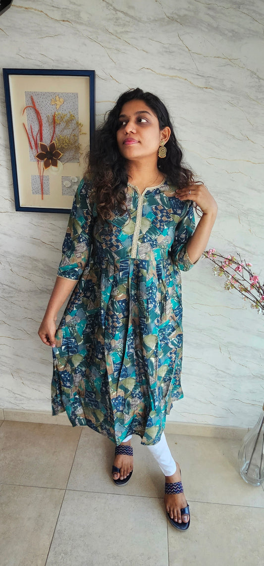 Muslin fabric kurti with zari emroidered neckline